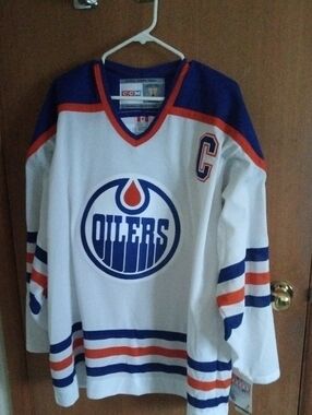 Wayne Gretsky Edmonton OILERS Vintage Jersey Label Close-Up